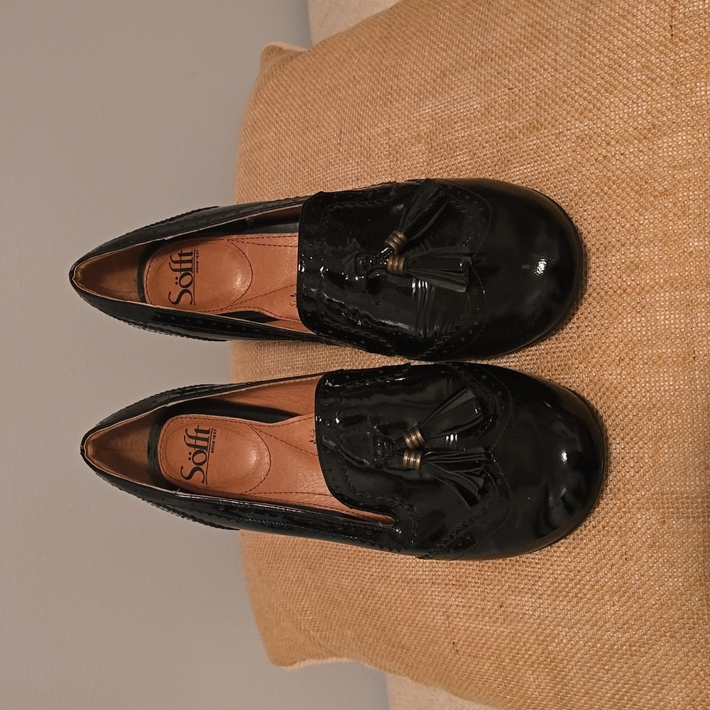 Softt heeled loafer.